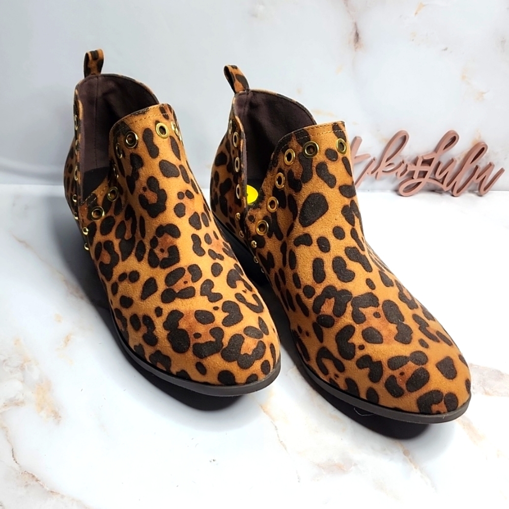 Sam Edelman petty Louise leopard studded booties New without box 🔥 5/$25 Bundle